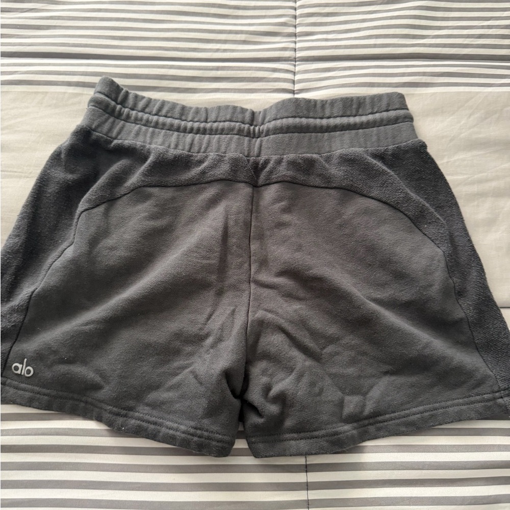 ALO Yoga Gray Fleece Drawstring Athletic Shorts - Picture 3 of 4